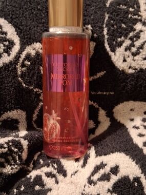 Victoria's Secret Mirrored POM Fragrance Mist - Limited Edition